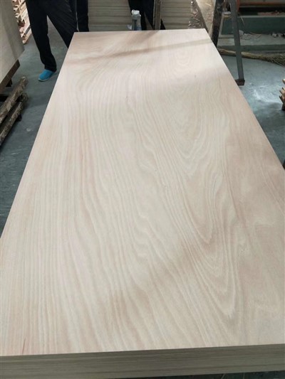 اوکوم نے پلائیووڈ کا سامنا کیا